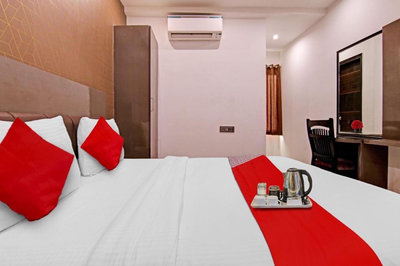 Hotel 19 West Yeni Delhi Dış mekan fotoğraf