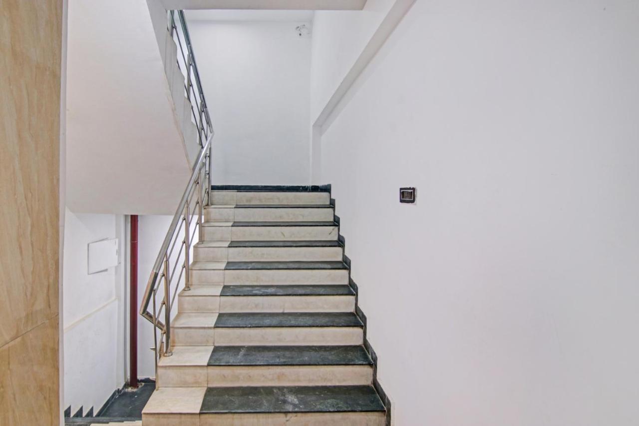 Hotel 19 West Yeni Delhi Dış mekan fotoğraf