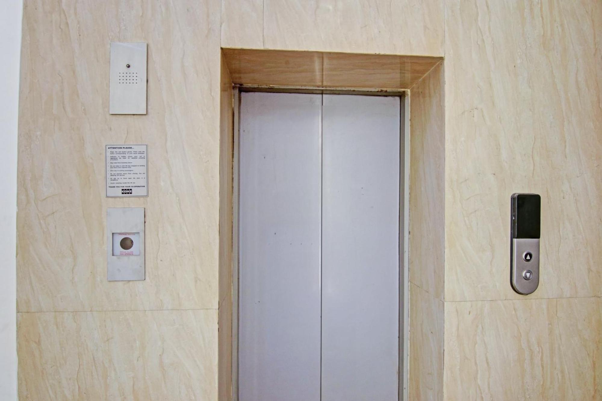 Hotel 19 West Yeni Delhi Dış mekan fotoğraf